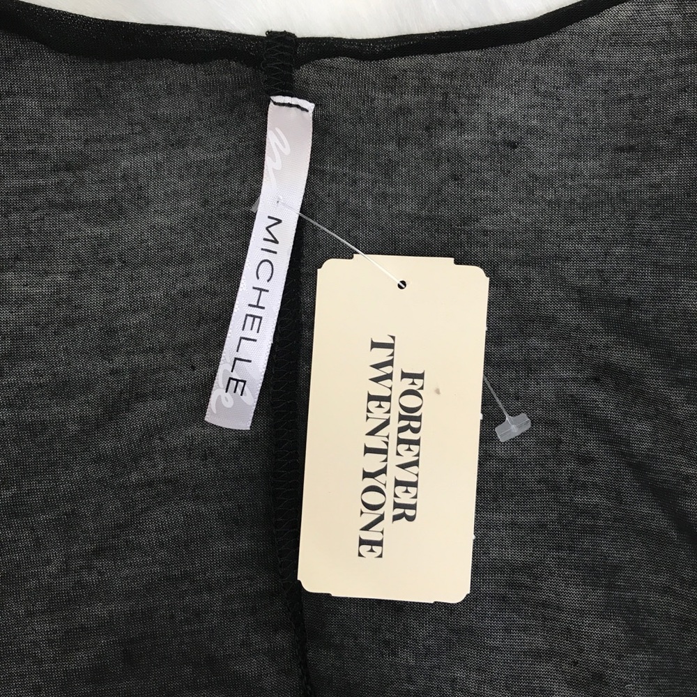 🚫SOLD🚫 NWT Black Grey Geometric Sheer Crop Tank - Picture 7 of 7